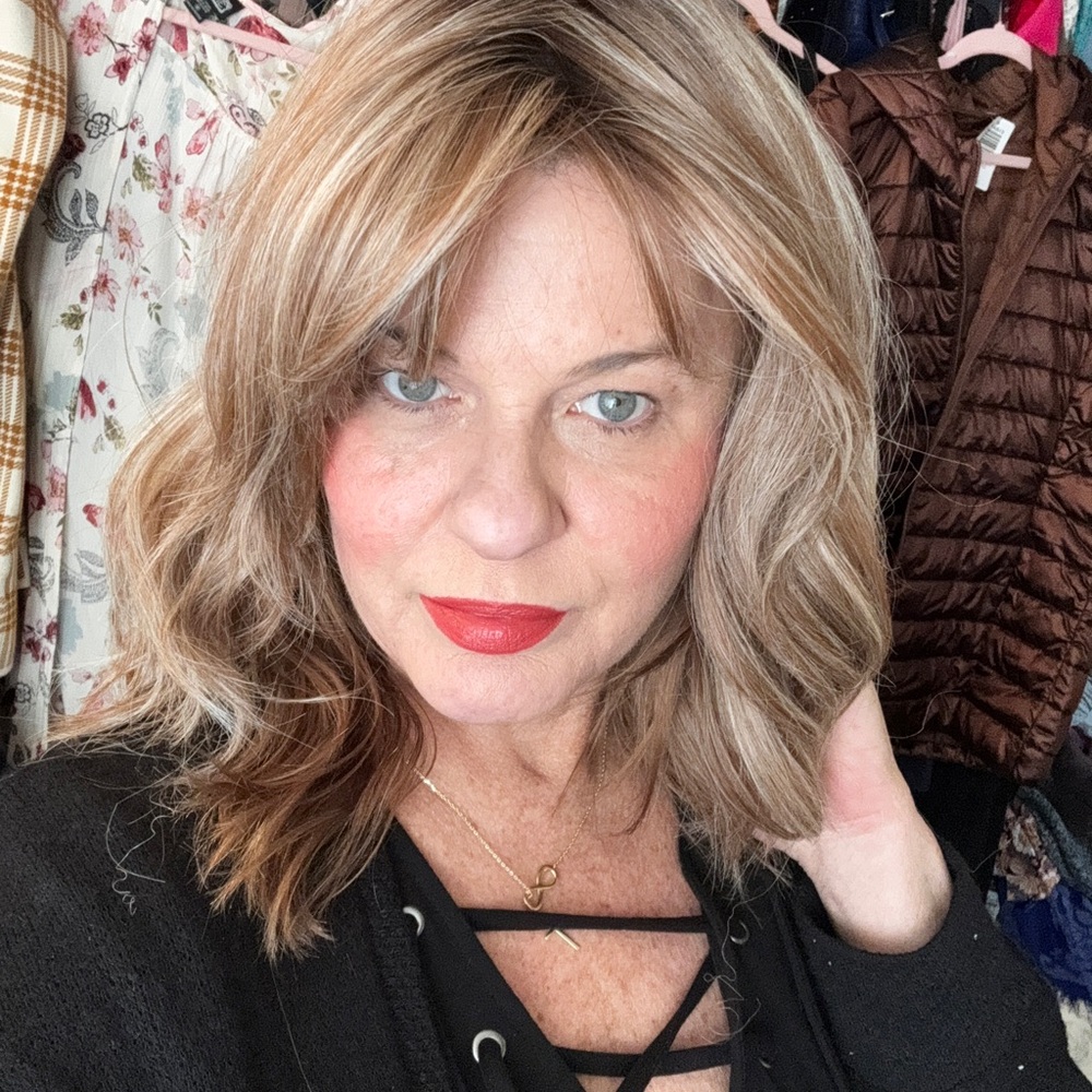 Luxury shortie wig